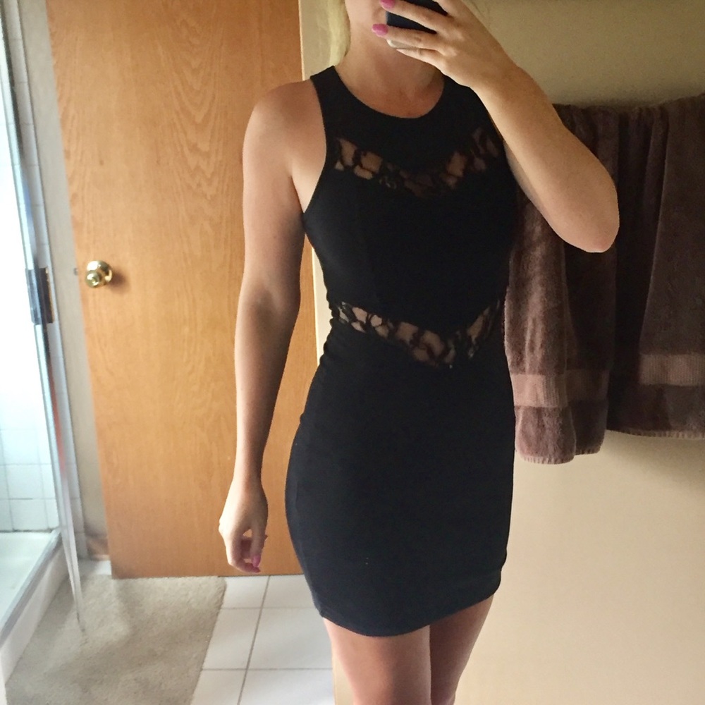 ❌ SOLD! Black Dress with Lace - Picture 1 of 7