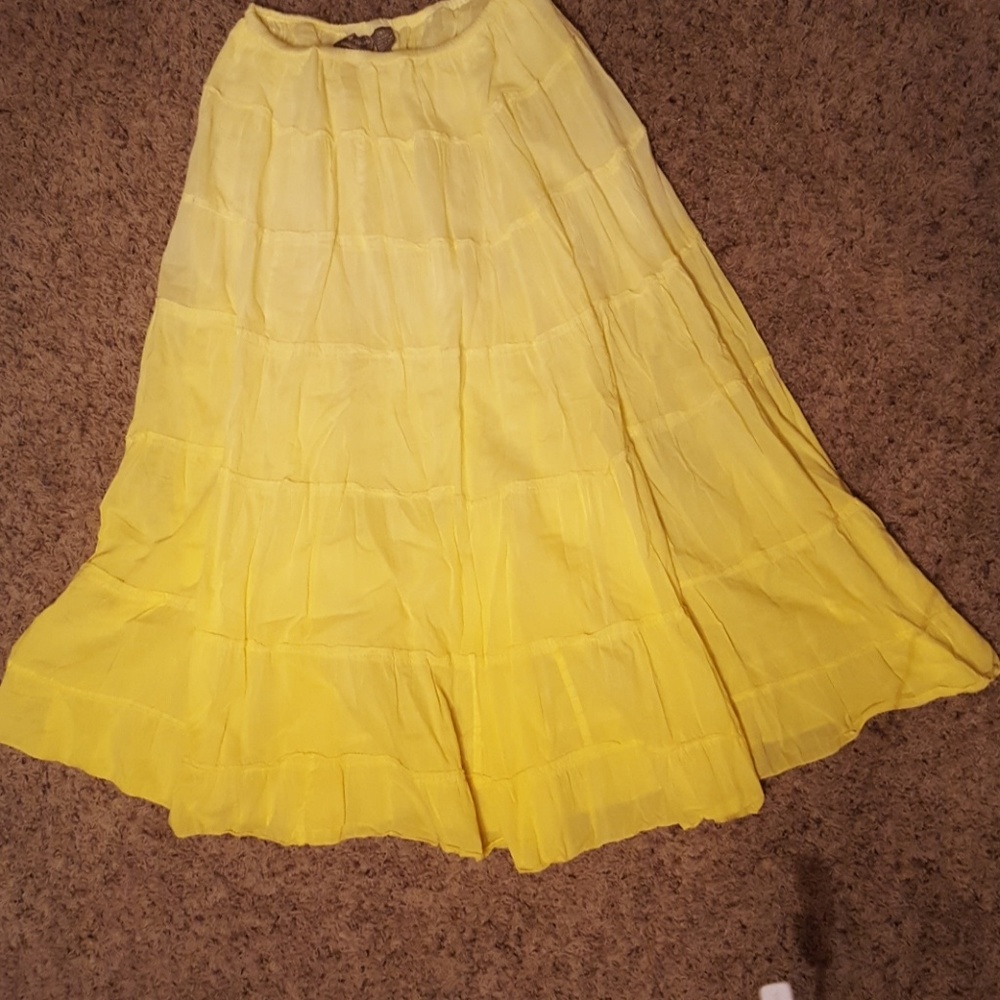Jane Ashley yellow skirt