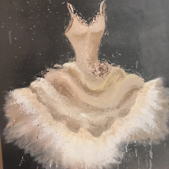 Fair offers always considered.👗🥋👚👖🥿👠👢👡 - Picture 1 of 1