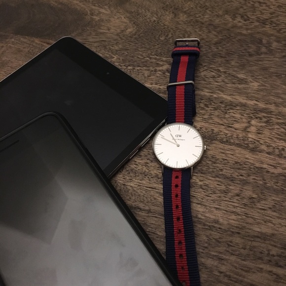 CLEARANCE Daniel Wellington Watch main image 4