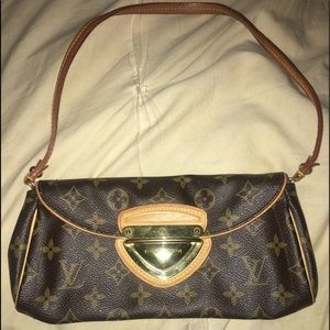 Small Louis Vuitton purse