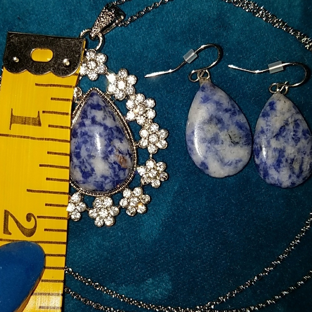 Blue sodalite earrings and pendant set - Picture 2 of 2