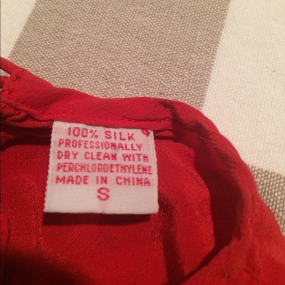 4/$15 SUPER SALE 100% Silk Bold Red Blouse - Picture 4 of 5