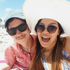 Meet your Posher, Gloria