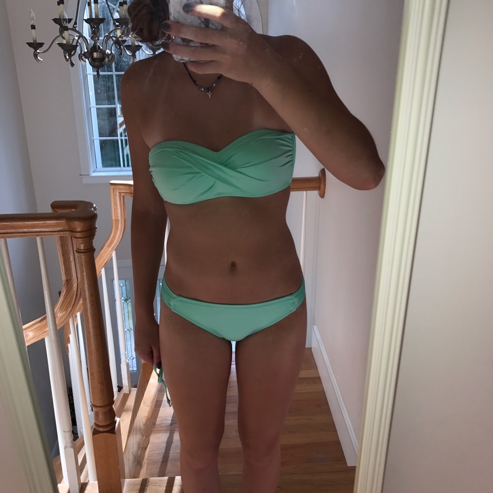 cute turquoise bikini set!
