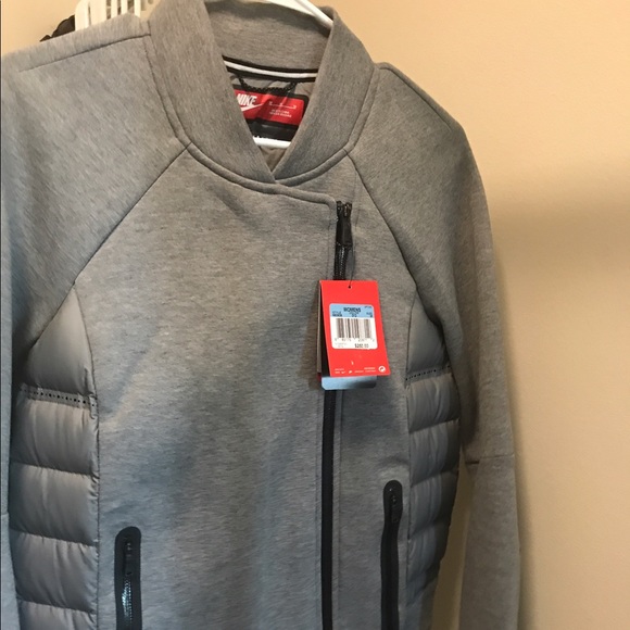 BRAND NEW NiKE Jacket with Nike tags - Picture 3 of 3