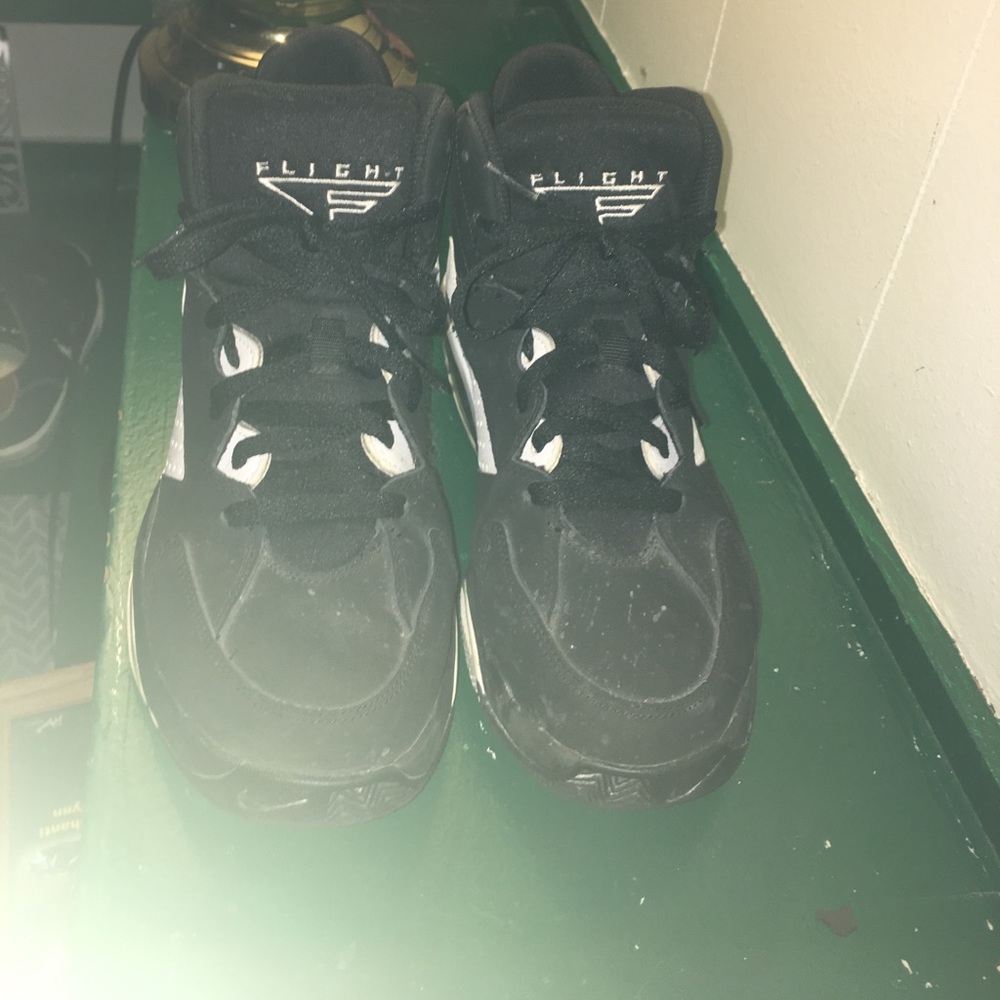 Nike tennis shoes