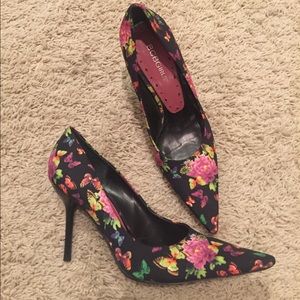 BCBG Floral Pumps