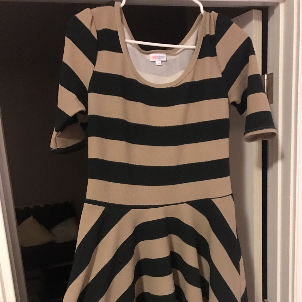 LuLaRoe Striped L Nicole