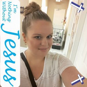 Meet your Posher, Lauren