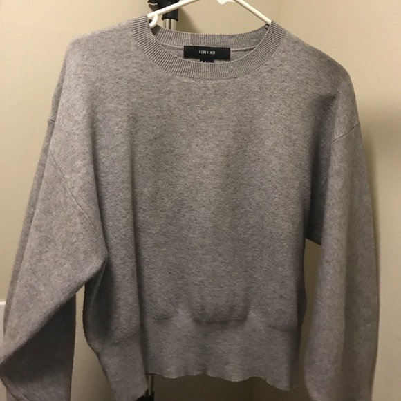 Great gray sweater - Picture 2 of 4
