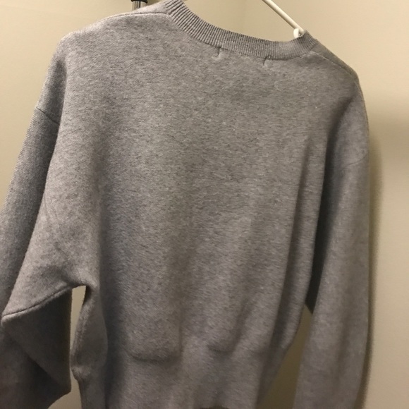 Great gray sweater - Picture 3 of 4