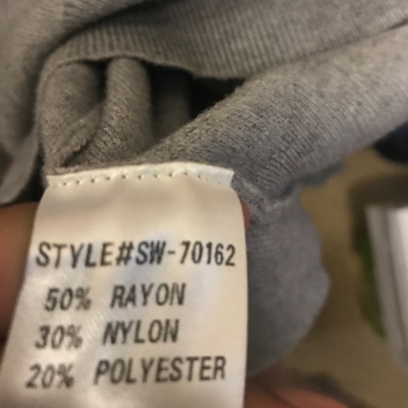 Great gray sweater - Picture 4 of 4