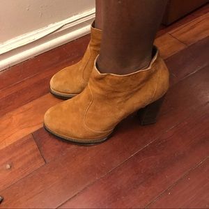 Tan/brown suede Jeffrey Campbell booties