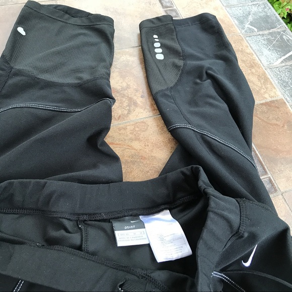 Nike Black Dri-Fit Capris Athletic Pants - Picture 5 of 8