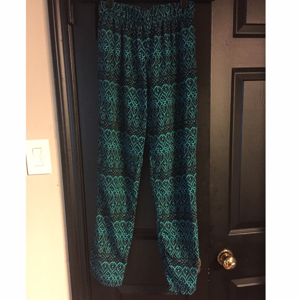 Blue/black pattern pants! - Picture 3 of 4