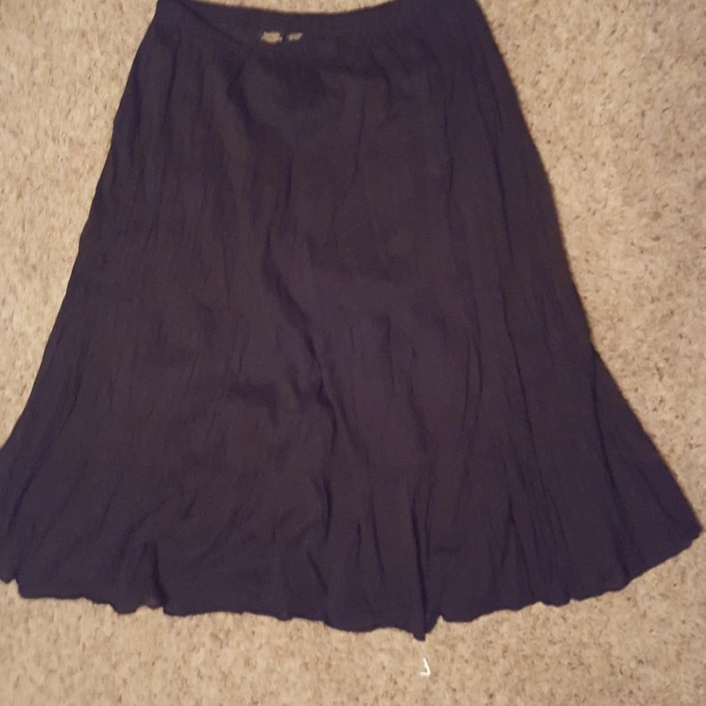 Sara studio black skirt