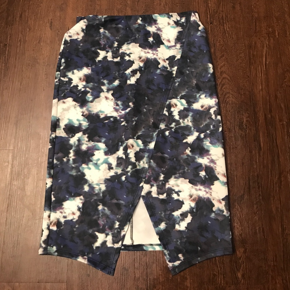 BNWT MOSSIMO PENCIL SKIRT