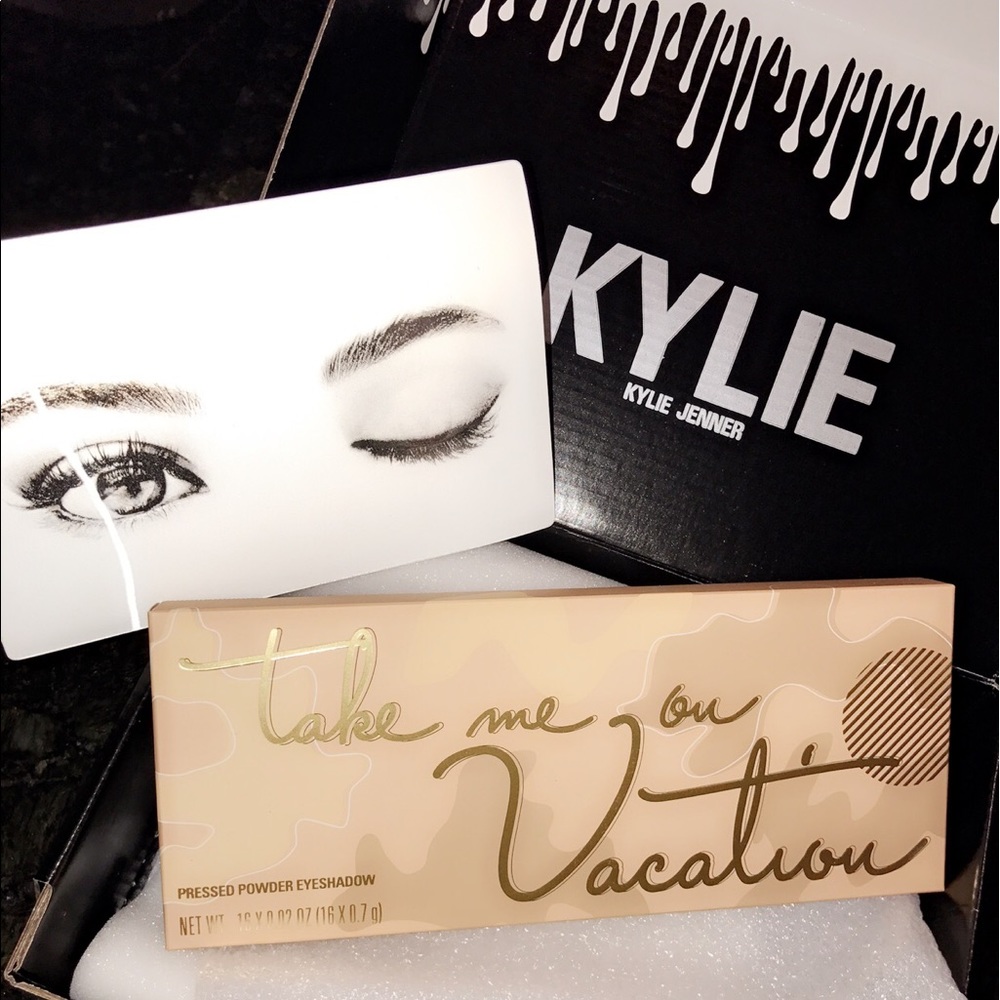 UNOPENED - Take me on Vacation Kyshadow Palette