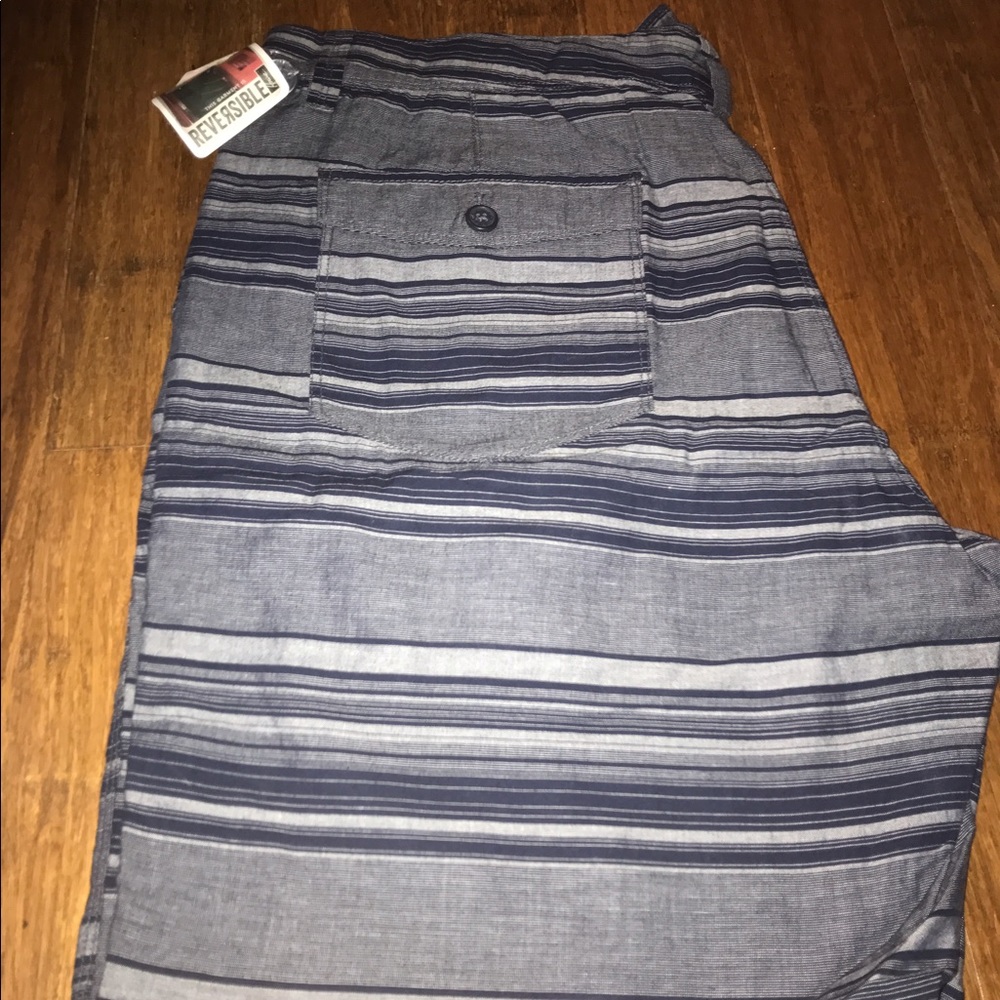 Howe Men's Reversible Short