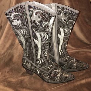 Grey sequined cowboy boots!