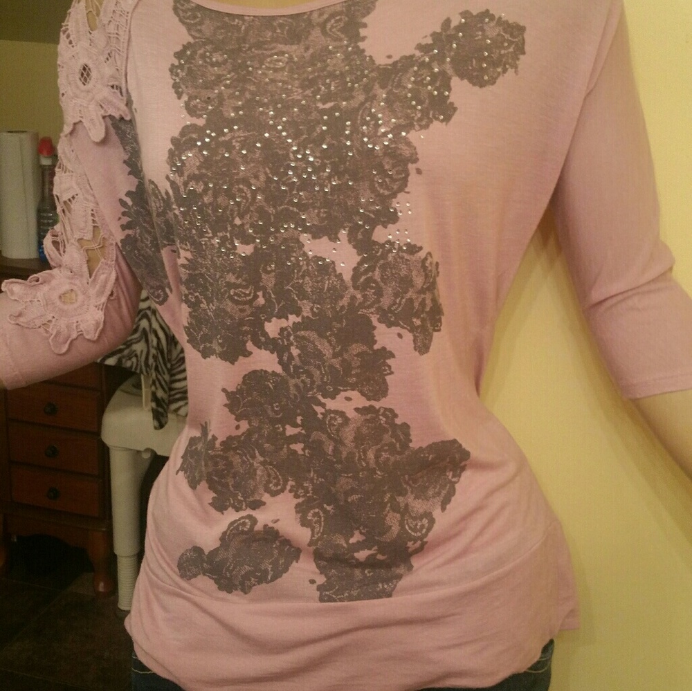 Daytrip cold shoulder beautiful top
