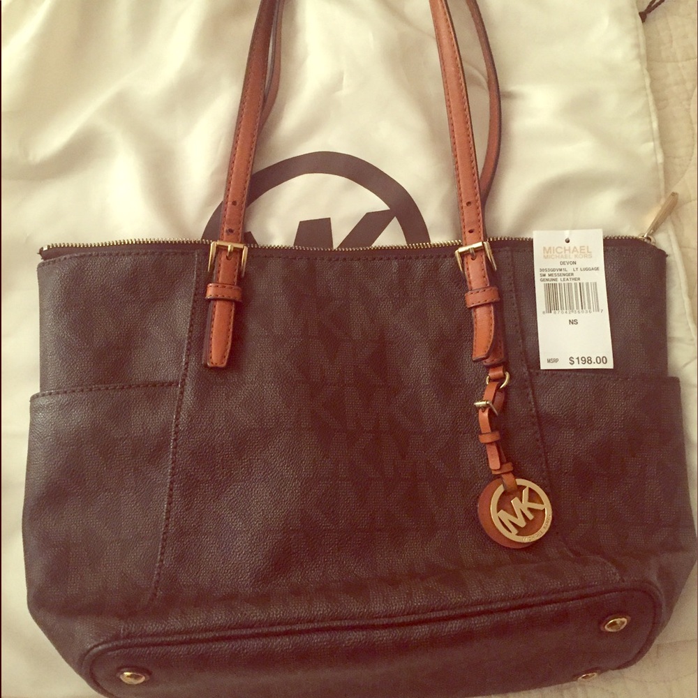 Michael Kors satchel zippered
