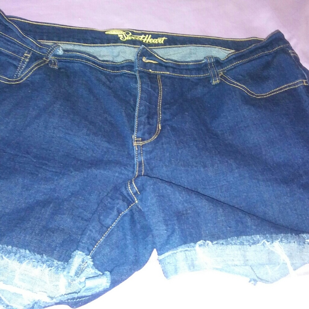 Old Navy frayed jean shorts