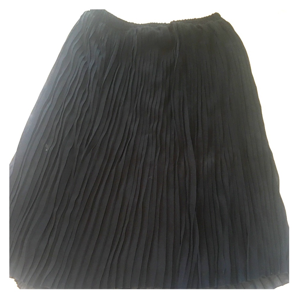 H&M Tea length pleated skirt