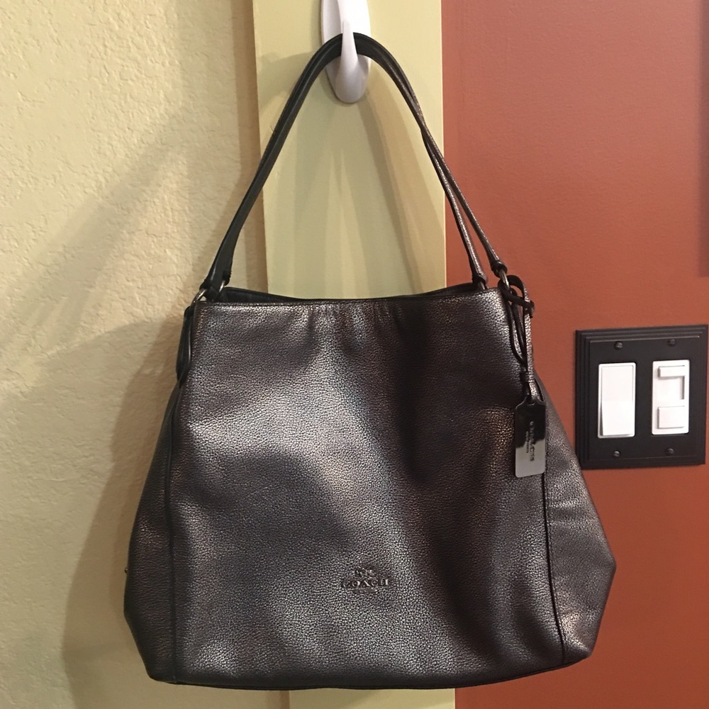COACH AUTHENTIC Pebbled Gunmetal Leather Purse