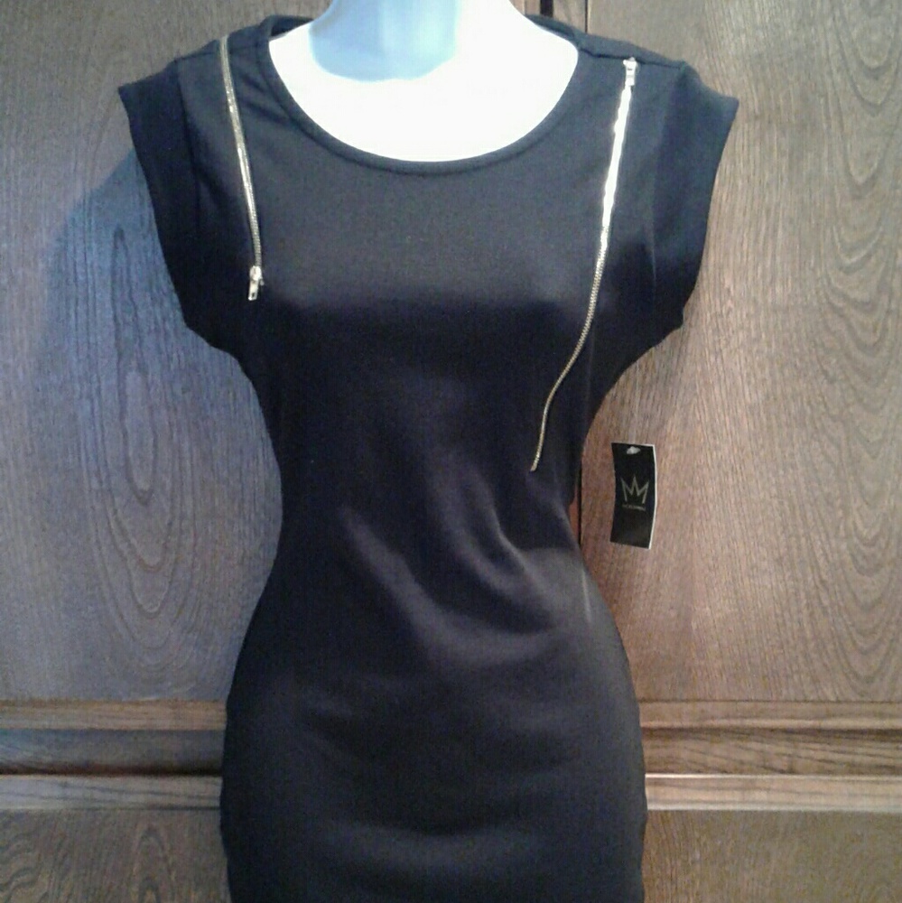 Nicki Minaj zipper dress.