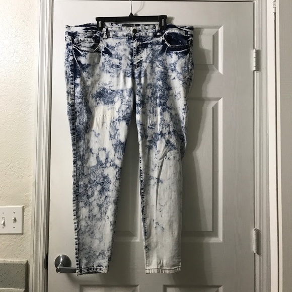 Forever 21 Denim - Acid Washed Skinny Jeans Forever 21 Denim - Acid Washed Skinny Jeans