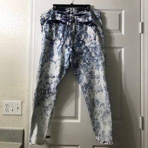 Forever 21 Jeans - Acid Washed Skinny Jeans Forever 21 Jeans - Acid Washed Skinny Jeans