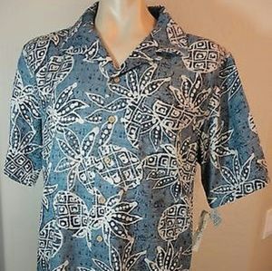 NWT Batik Bay men's Hawaiian shirt. Small