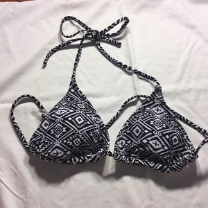 Geometric triangle bikini top