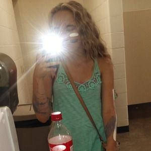 Meet your Posher, Destinee