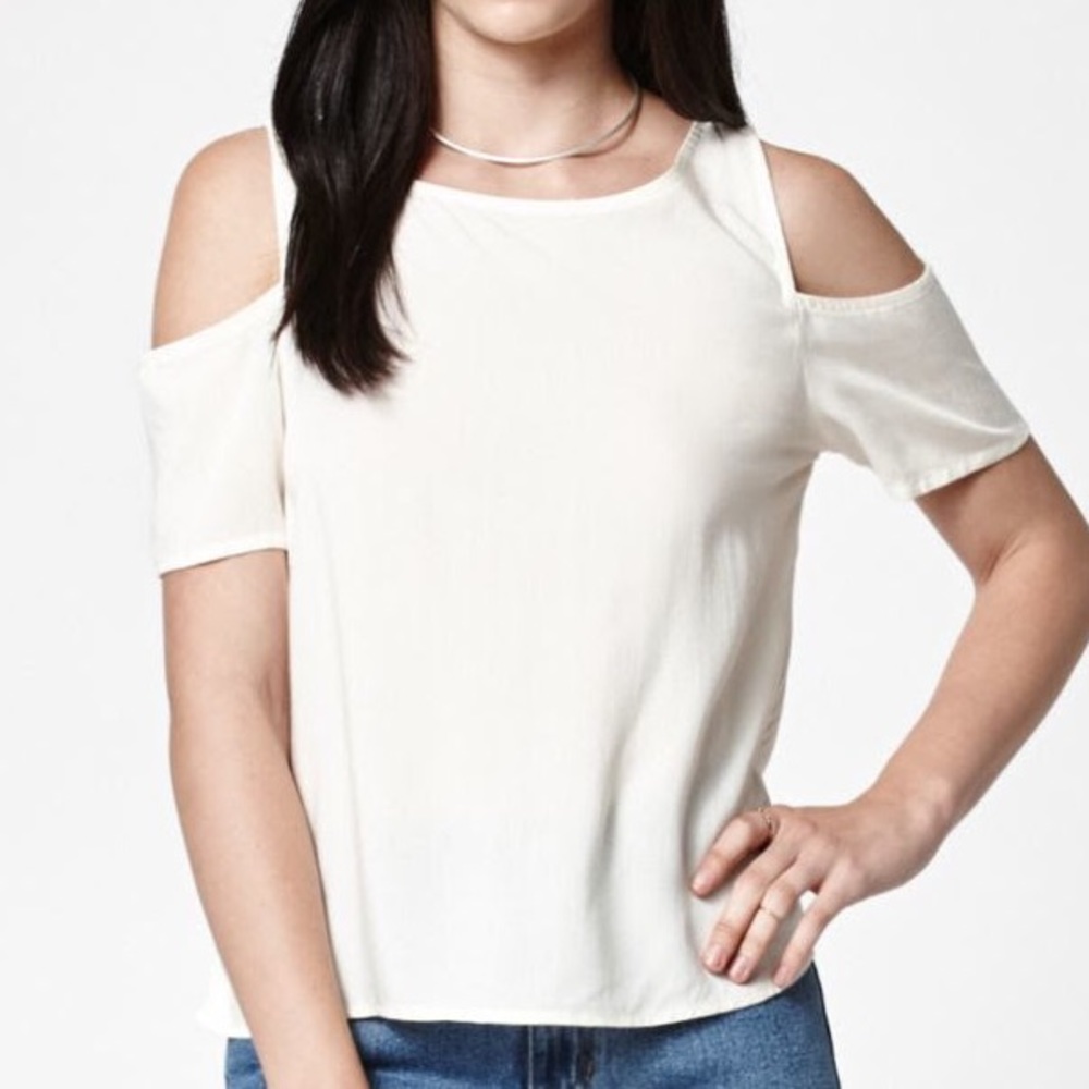 LA Hearts Cold Shoulder Top in Ivory / White
