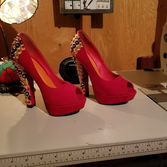 Liliana Red Velvet size 7 1/2 "5" Heels - Picture 5 of 6