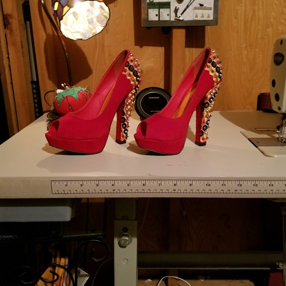 Liliana Red Velvet size 7 1/2 "5" Heels - Picture 6 of 6