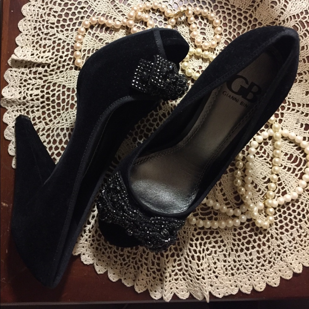 Black Velvet Gianni Bini Open Toe Pumps