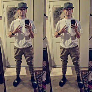 Meet your Posher, Adam