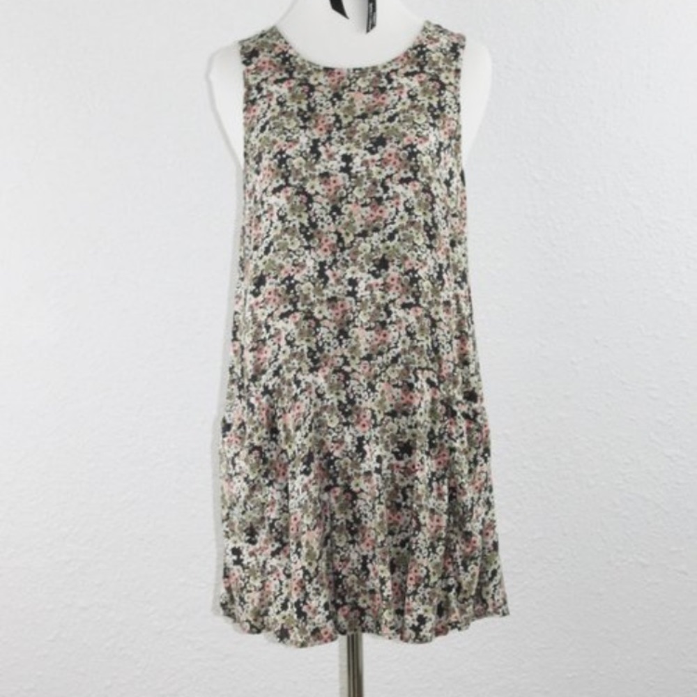 AMERICAN EAGLE Floral Shift Dress