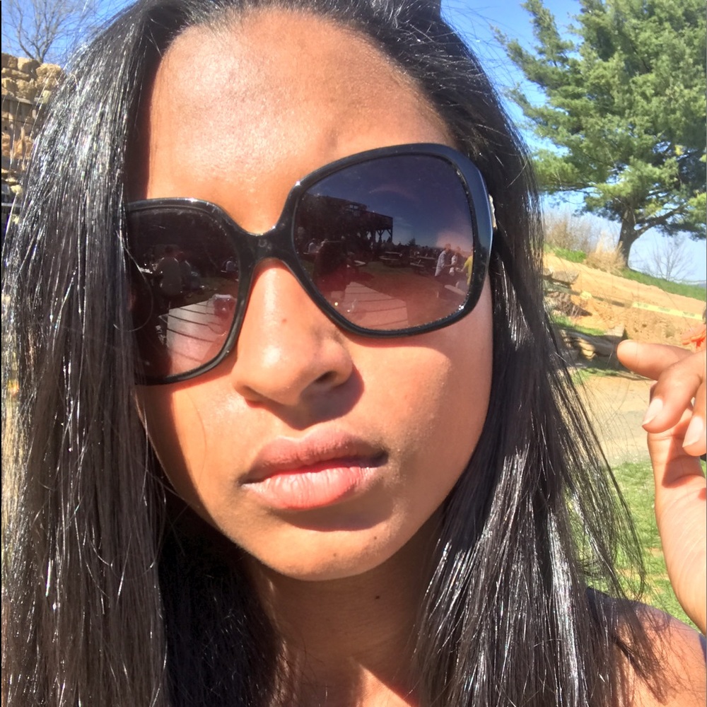 Meet your Posher, Sabrin