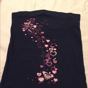 Blue Roxy top with pink hearts has inside bra