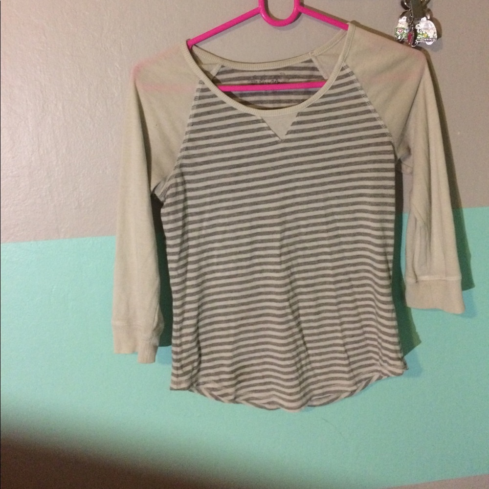 Gray and beige shirt & quarter length sleeve