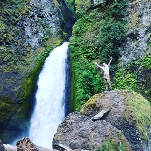 Meet your Posher, Andy chea