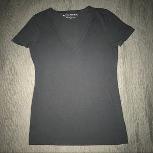 NWOT Banana Republic V-Neck T-Shirt