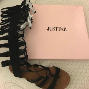 Knee high lace up gladiator Sandals size 11