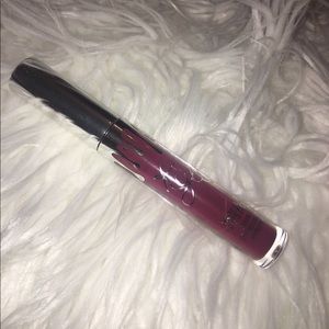 KYLIE JENNER LIPSTICK IN BLITZEN