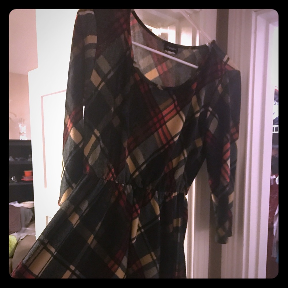 🌻$5 if added to Bundle.*Plaid Light Sweater Dress